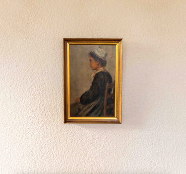 VINTAGE EUROPEAN KITCHEN MAID OIL ON CANVAS, 20TH CENTURY