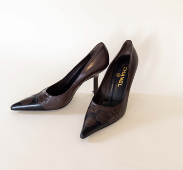 Chanel Flower Brown & Black Leather Pumps IT 38